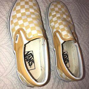 Yellow checkered vans!!